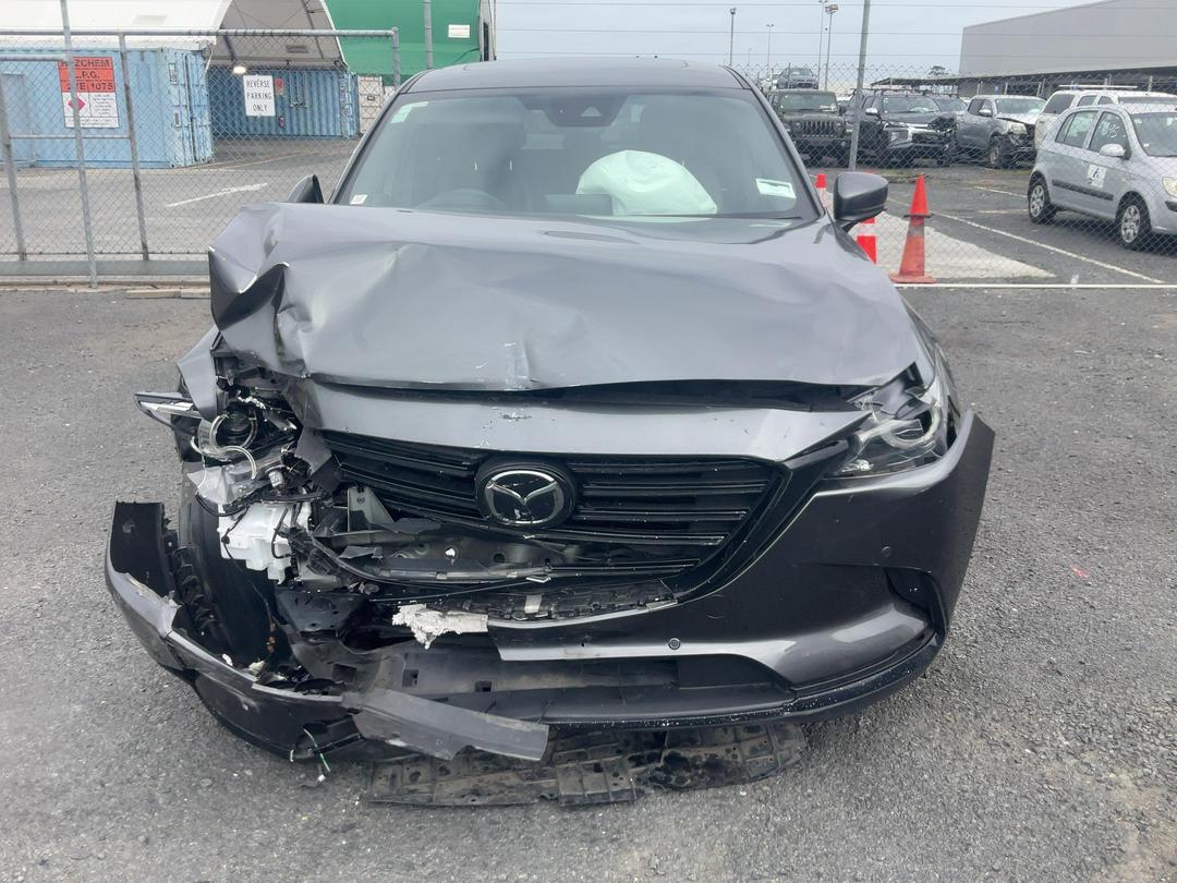 Photo '2' of Mazda CX-9 Takami