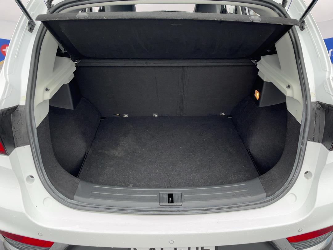Photo '14' of MG ZS