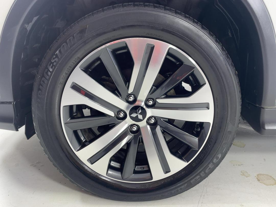 Photo '10' of Mitsubishi ASX