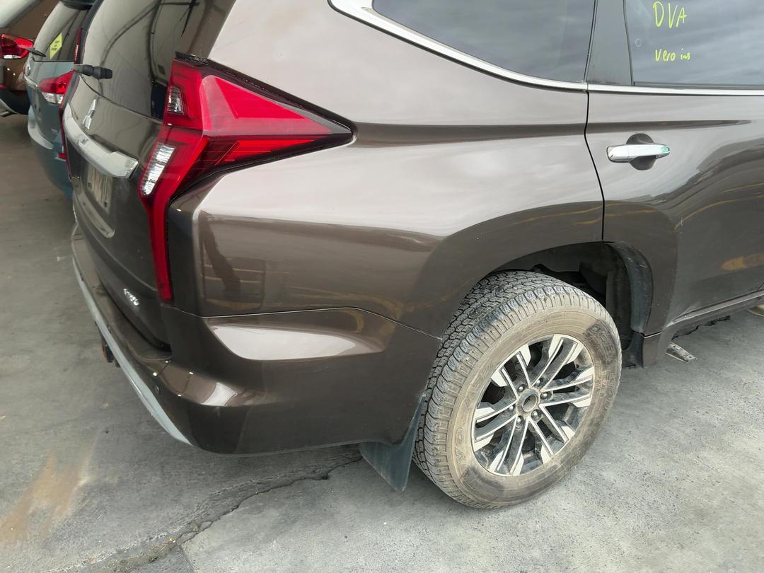 Photo '11' of Mitsubishi Pajero Sport VRX Photo '11' of Mitsubishi Pajero Sport VRX