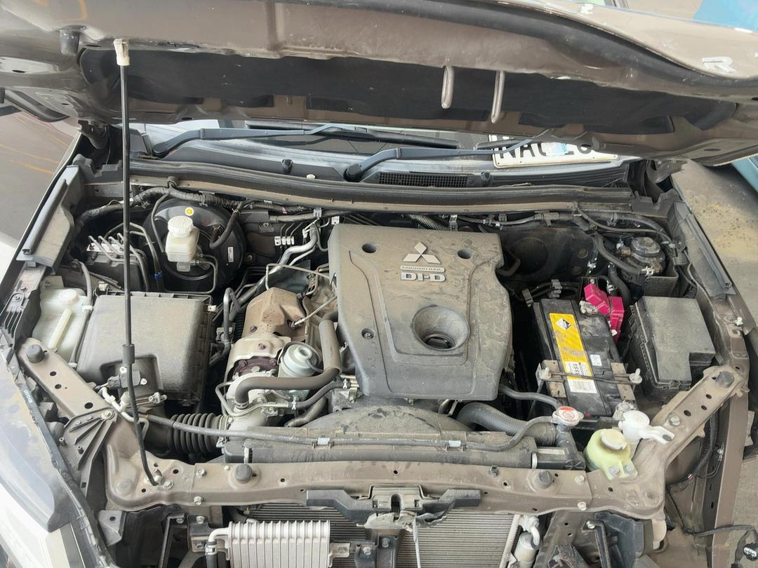 Photo '13' of Mitsubishi Pajero Sport VRX Photo '13' of Mitsubishi Pajero Sport VRX