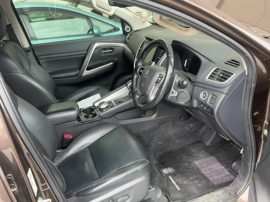 Photo '16' of Mitsubishi Pajero Sport VRX Photo '16' of Mitsubishi Pajero Sport VRX