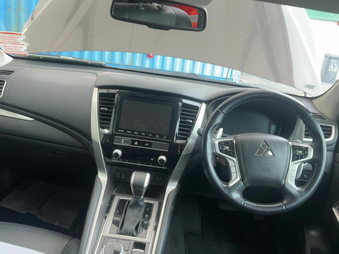 Photo '18' of Mitsubishi Pajero Sport VRX Photo '18' of Mitsubishi Pajero Sport VRX