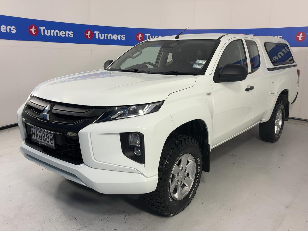Photo '4' of Mitsubishi Triton