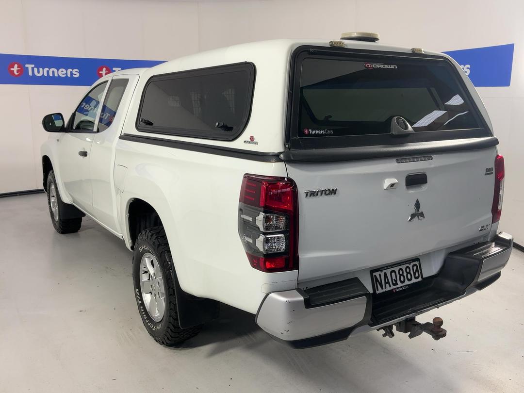 Photo '5' of Mitsubishi Triton