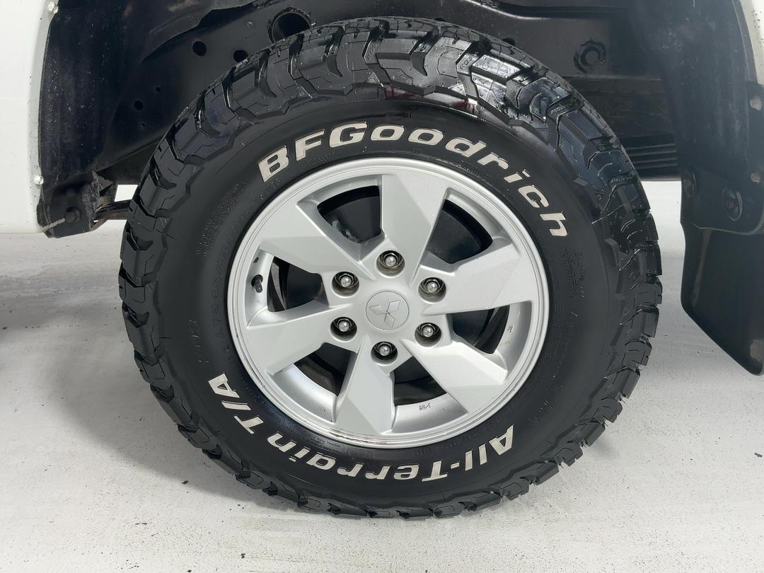 Photo '11' of Mitsubishi Triton