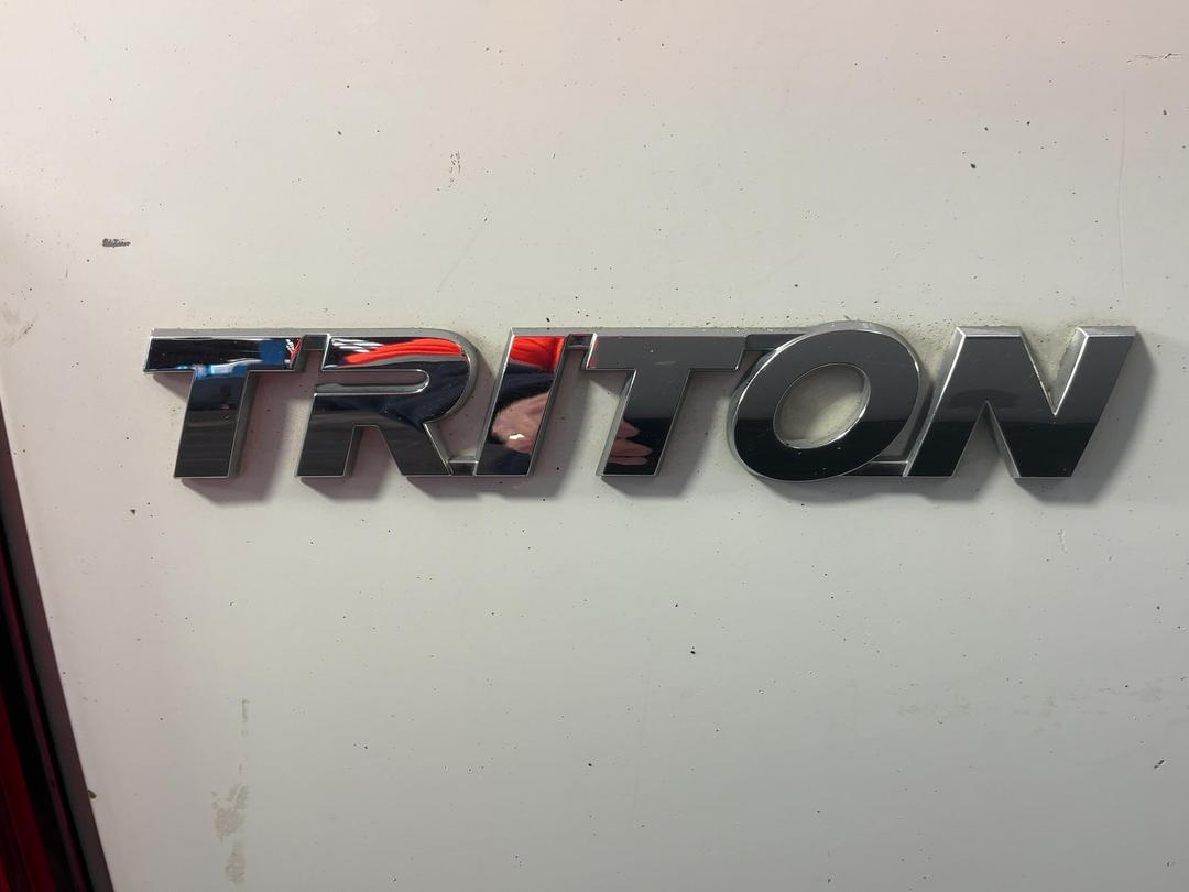 Photo '29' of Mitsubishi Triton