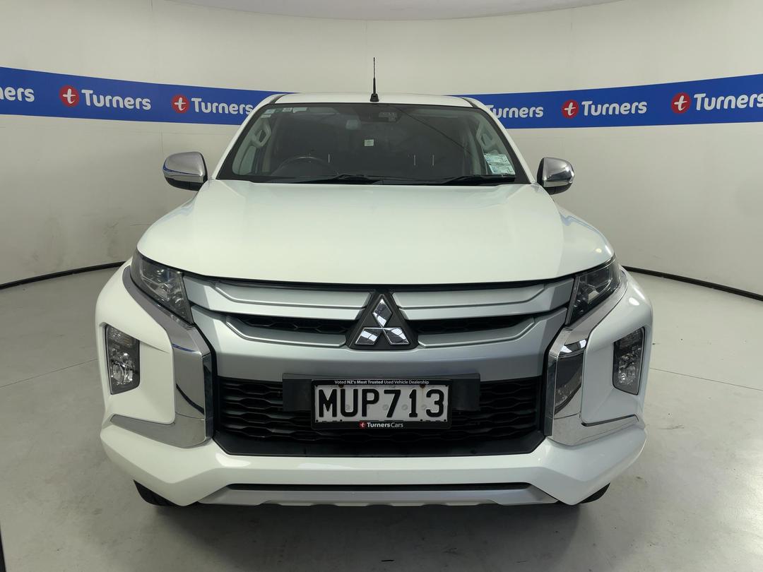 Photo '2' of Mitsubishi Triton