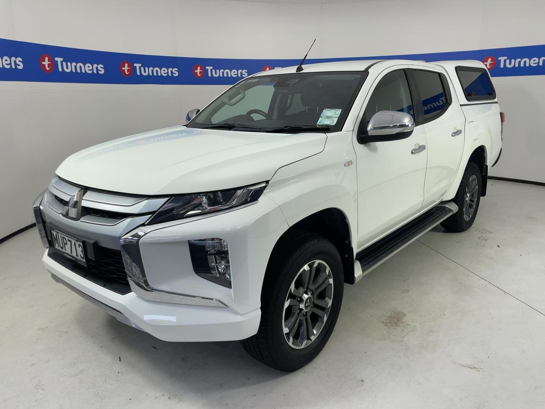 Photo '4' of Mitsubishi Triton