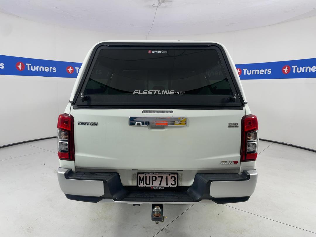 Photo '6' of Mitsubishi Triton