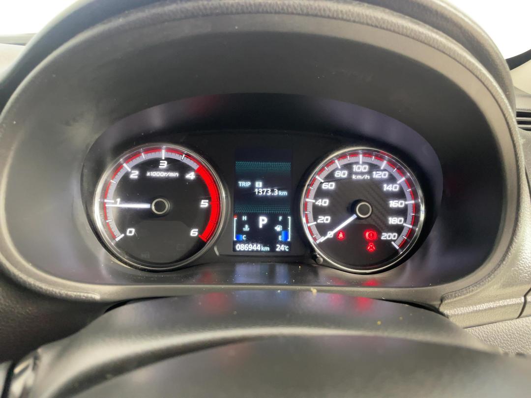 Photo '21' of Mitsubishi Triton