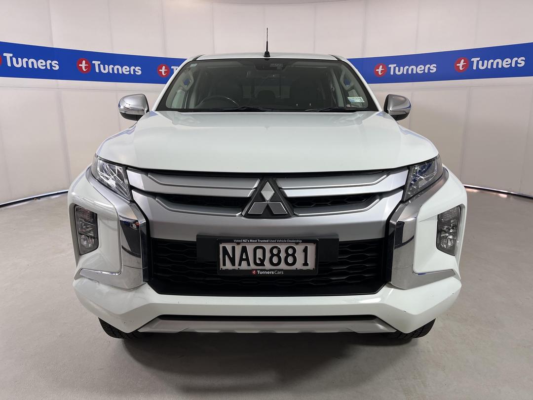 Photo '2' of Mitsubishi Triton