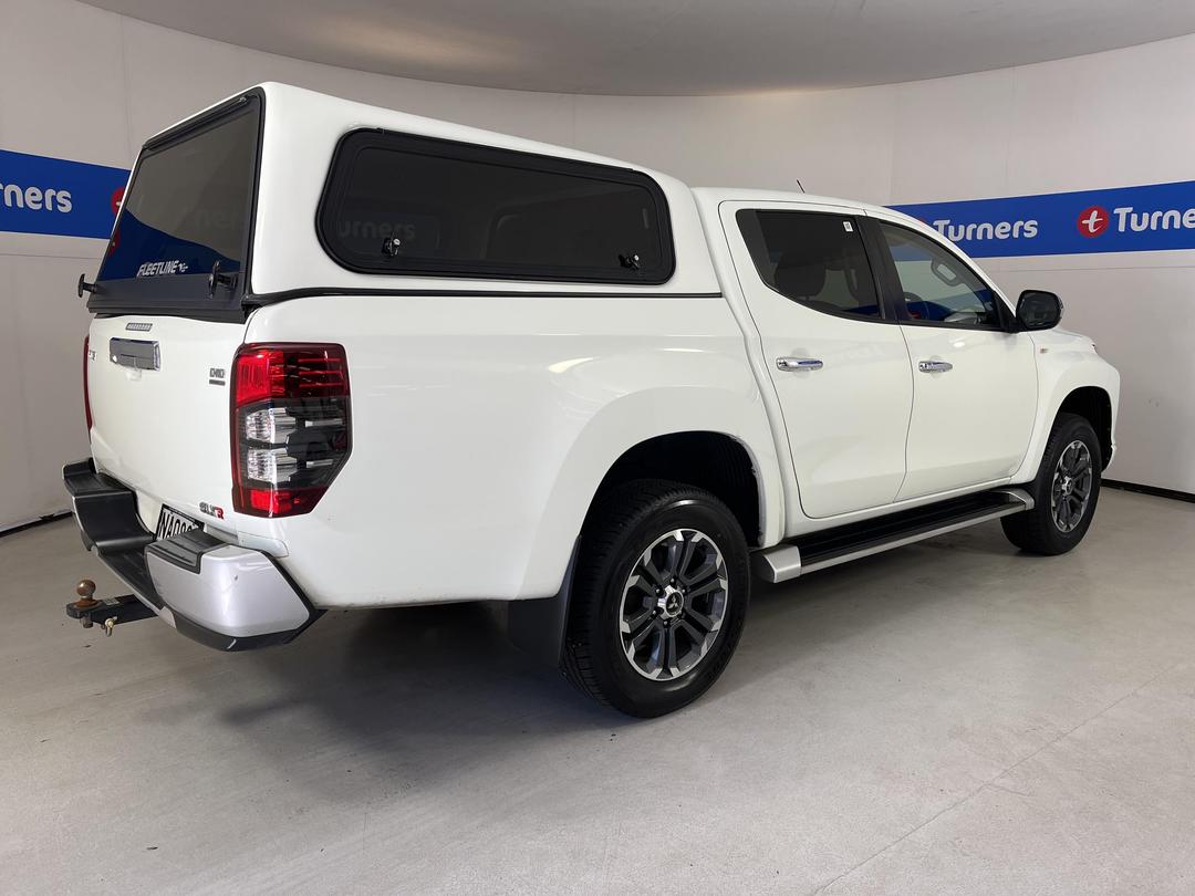 Photo '7' of Mitsubishi Triton