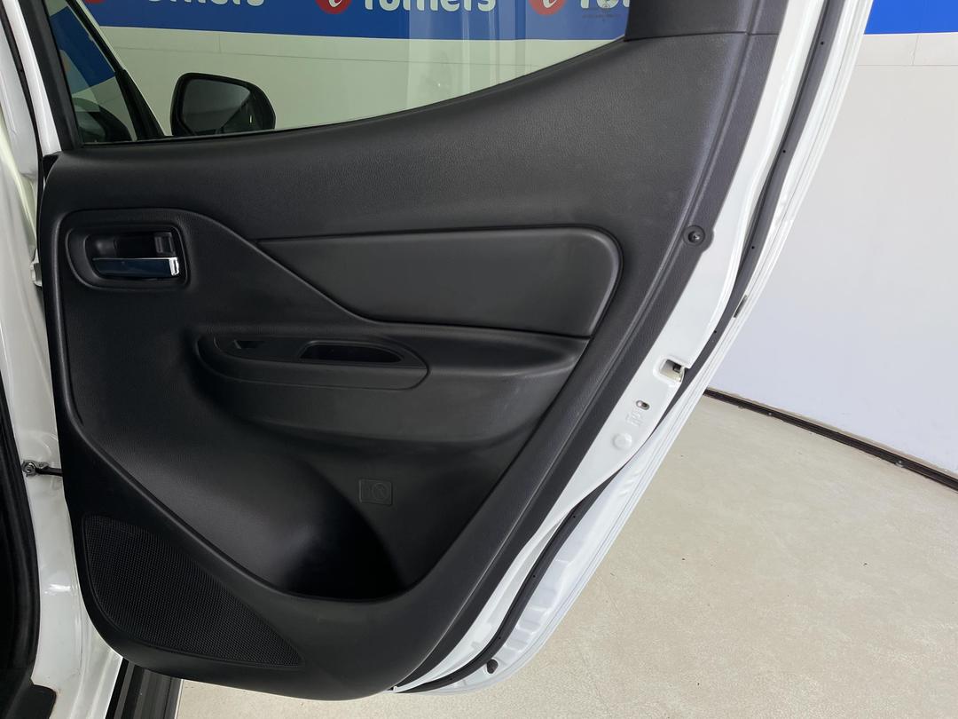 Photo '19' of Mitsubishi Triton