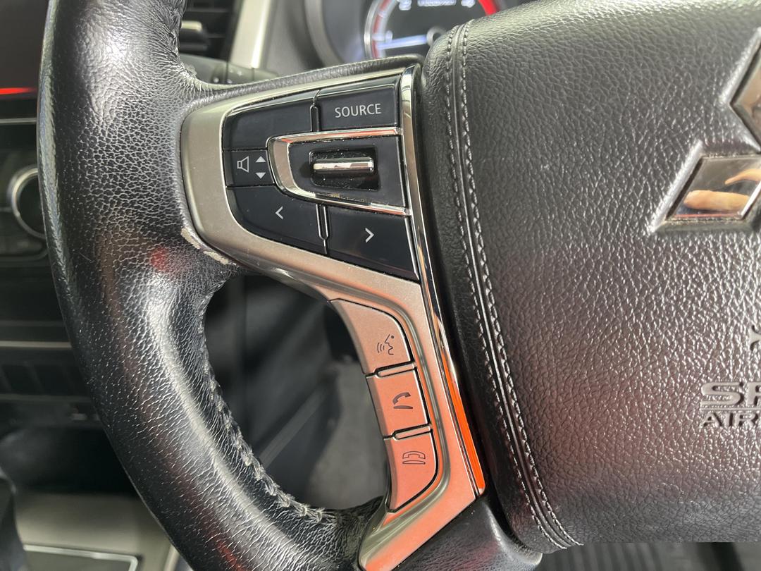 Photo '24' of Mitsubishi Triton