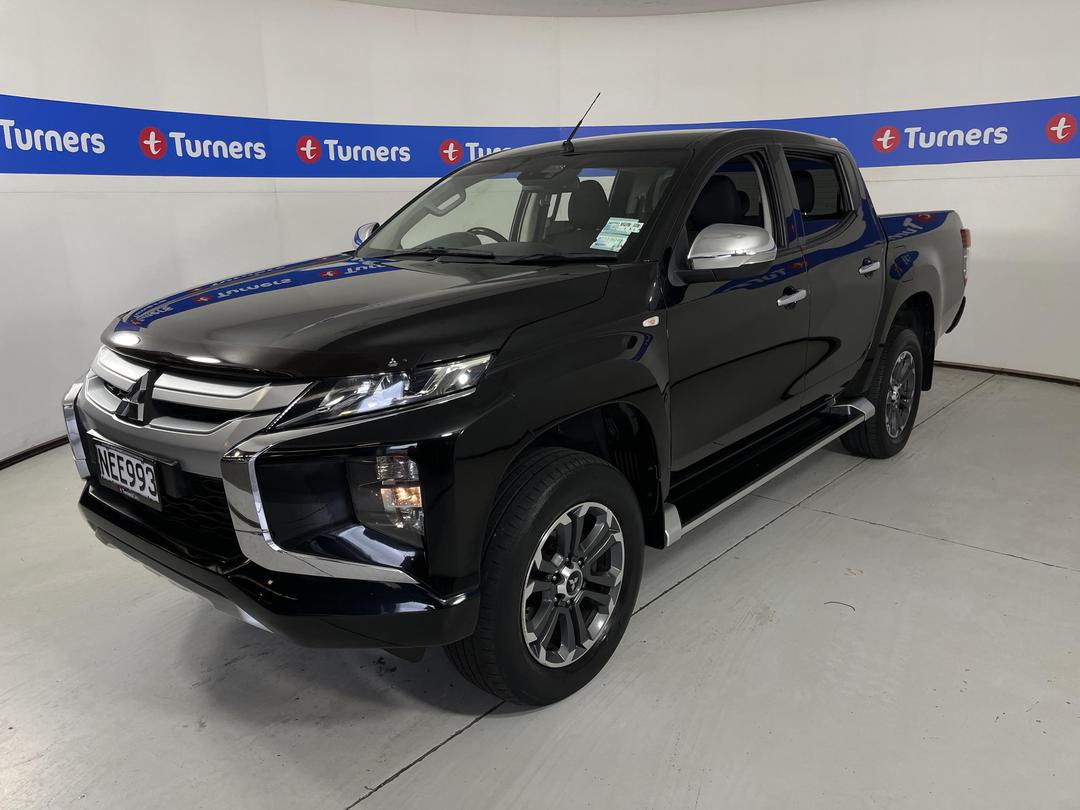 Photo '4' of Mitsubishi Triton