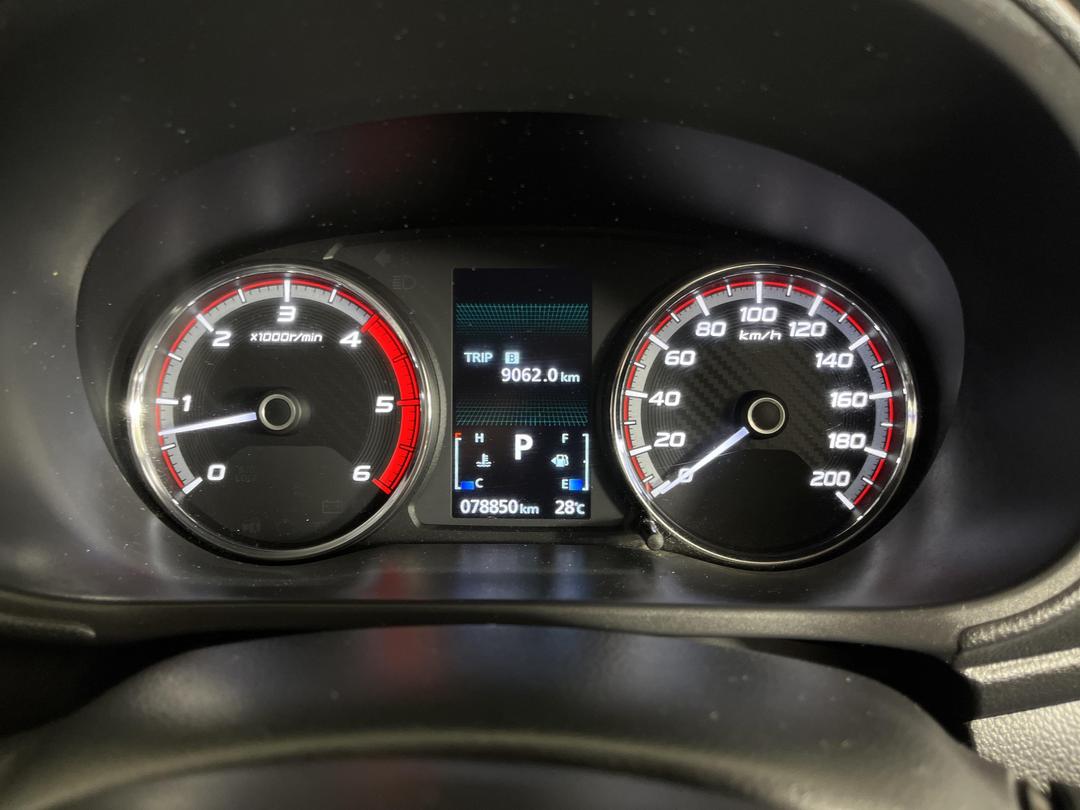 Photo '21' of Mitsubishi Triton