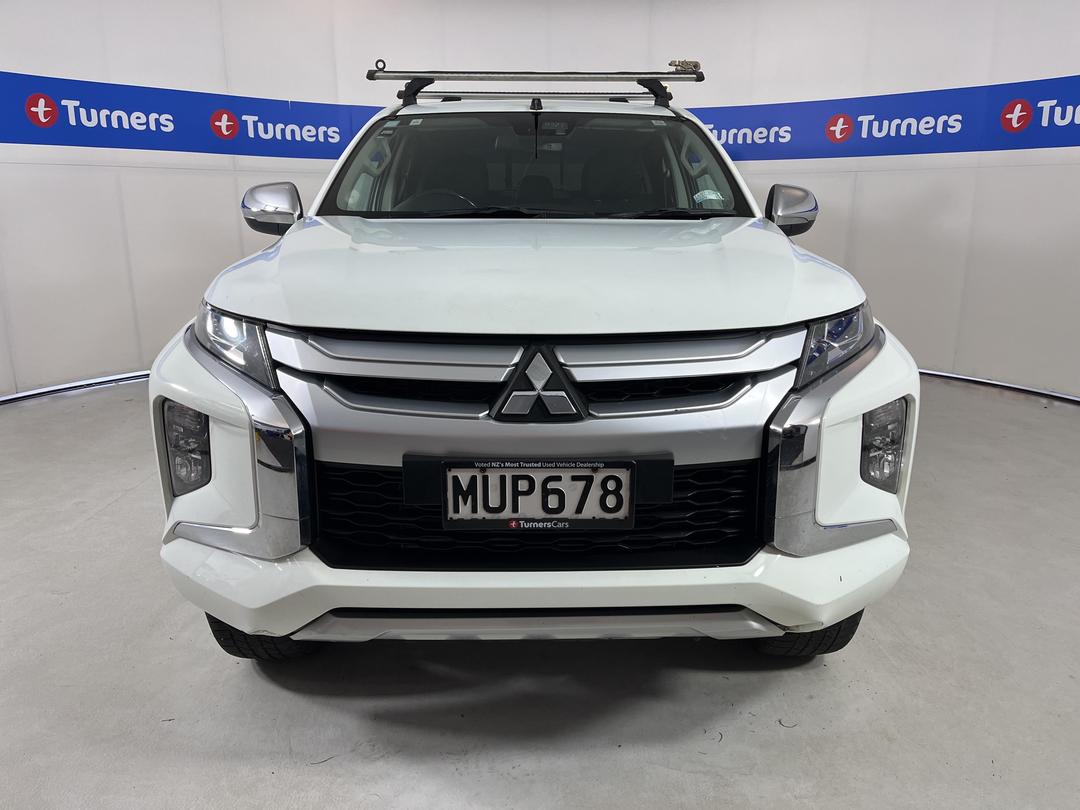 Photo '2' of Mitsubishi Triton