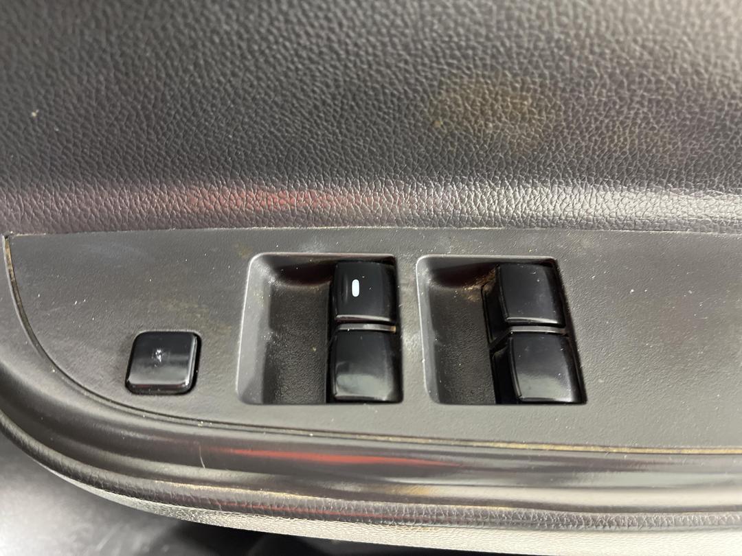 Photo '26' of Mitsubishi Triton