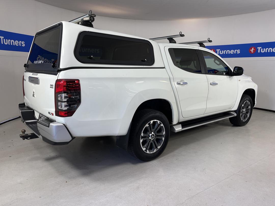 Photo '7' of Mitsubishi Triton