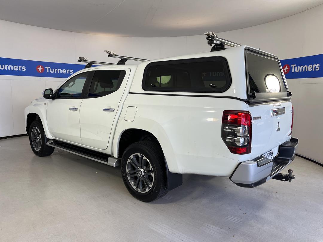 Photo '5' of Mitsubishi Triton