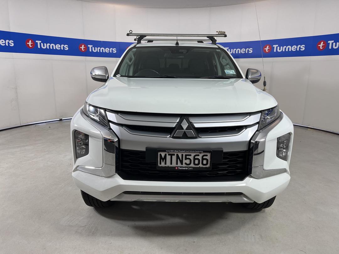 Photo '2' of Mitsubishi Triton