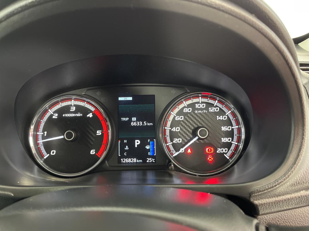 Photo '21' of Mitsubishi Triton