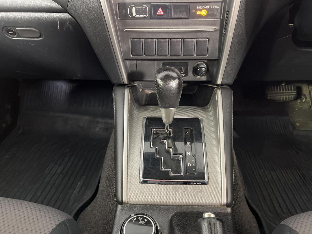 Photo '18' of Mitsubishi Triton