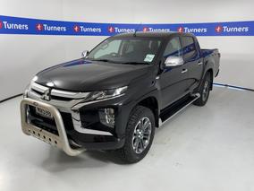 Photo '4' of Mitsubishi Triton
