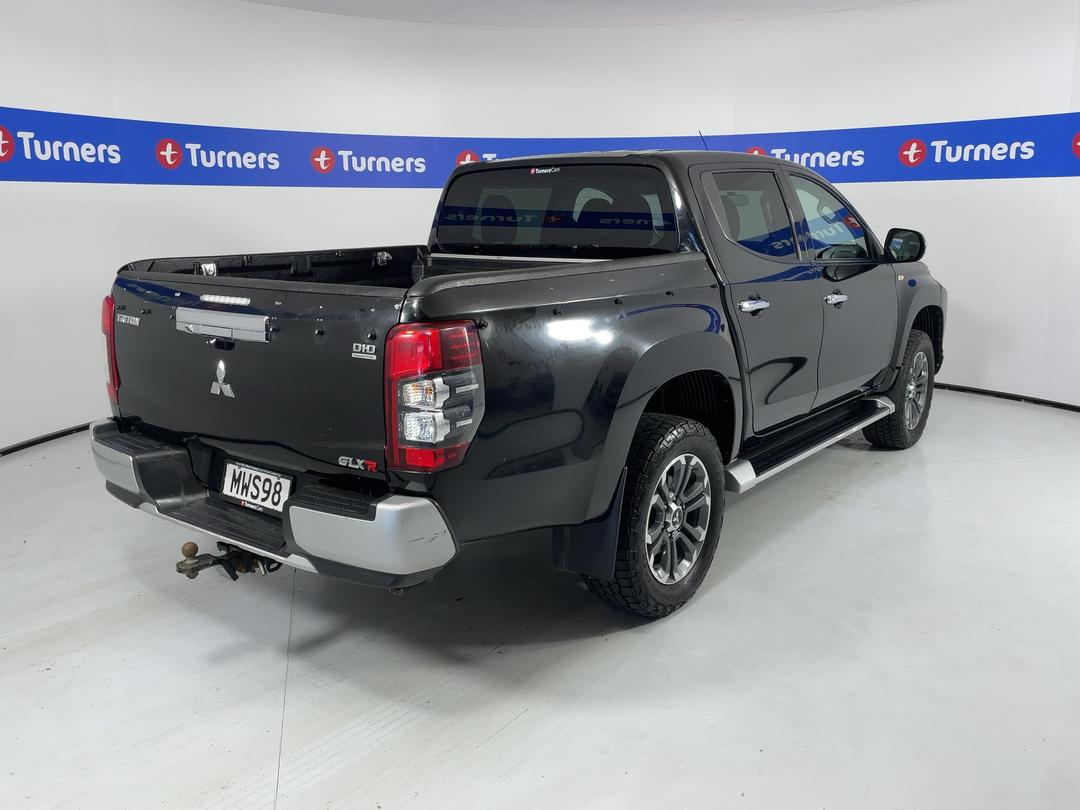 Photo '7' of Mitsubishi Triton
