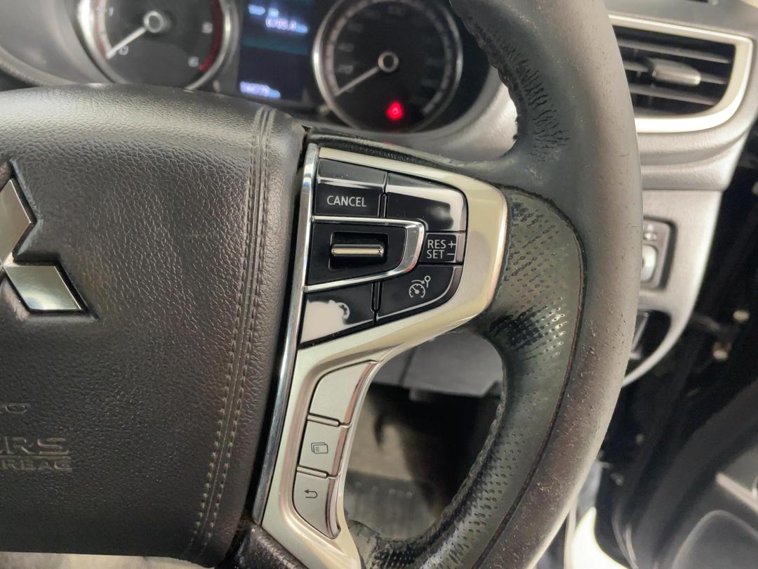 Photo '24' of Mitsubishi Triton