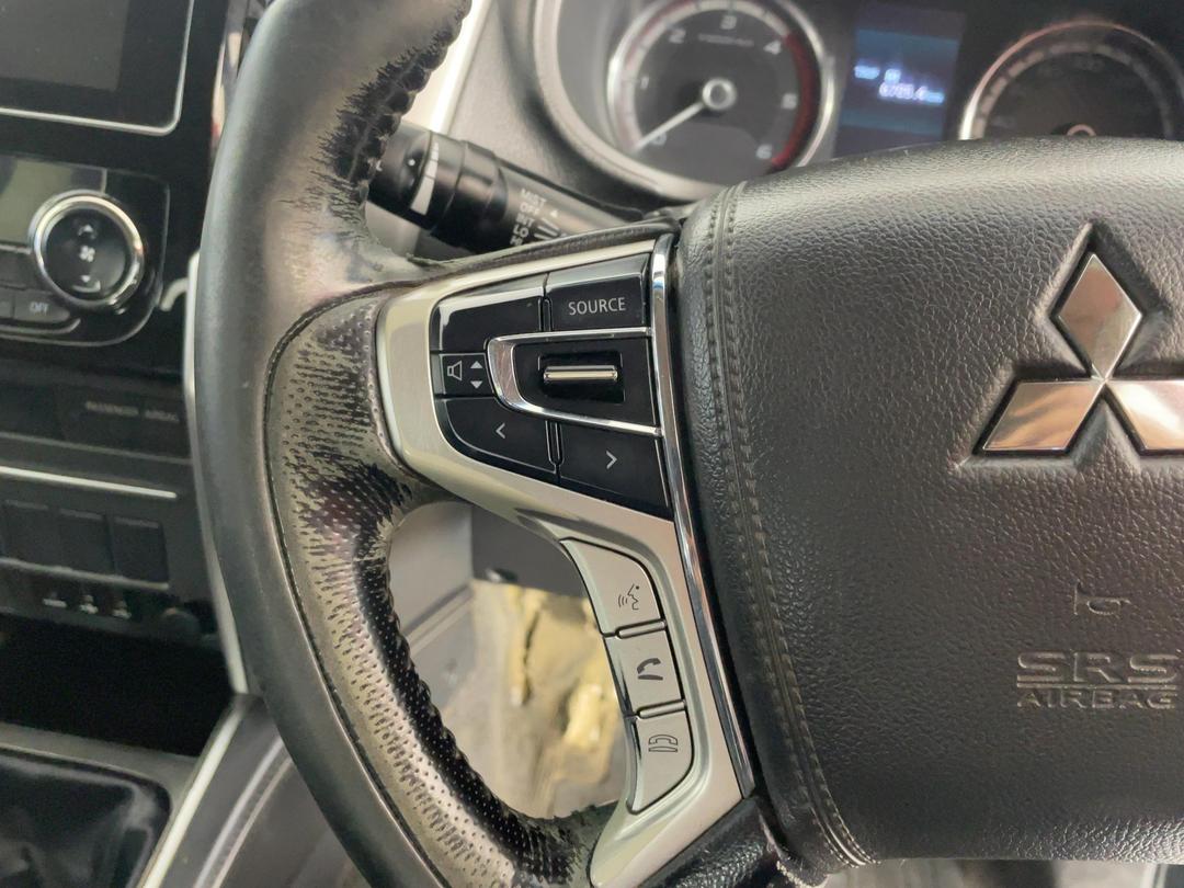 Photo '25' of Mitsubishi Triton