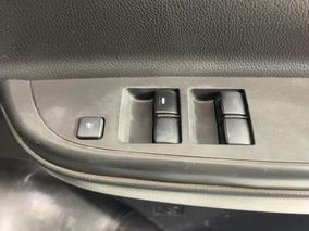 Photo '27' of Mitsubishi Triton