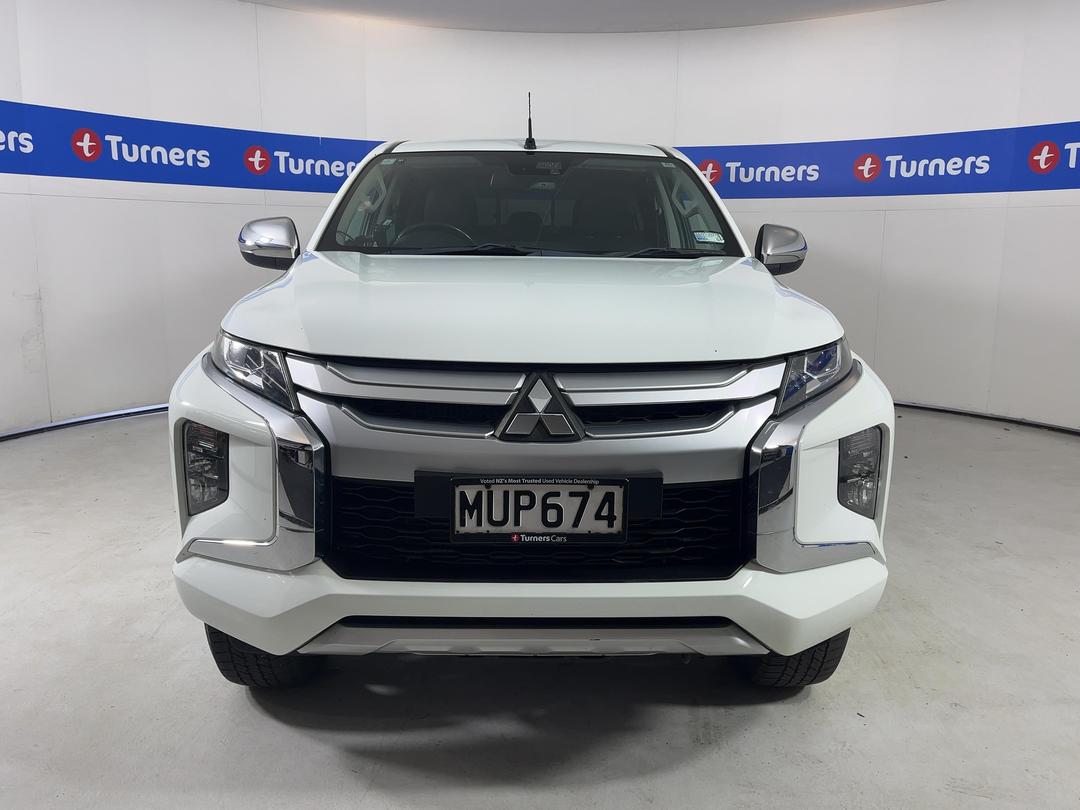 Photo '2' of Mitsubishi Triton