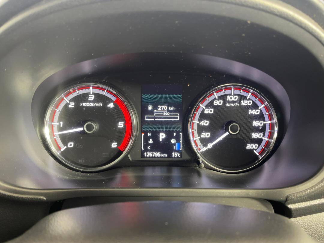 Photo '21' of Mitsubishi Triton