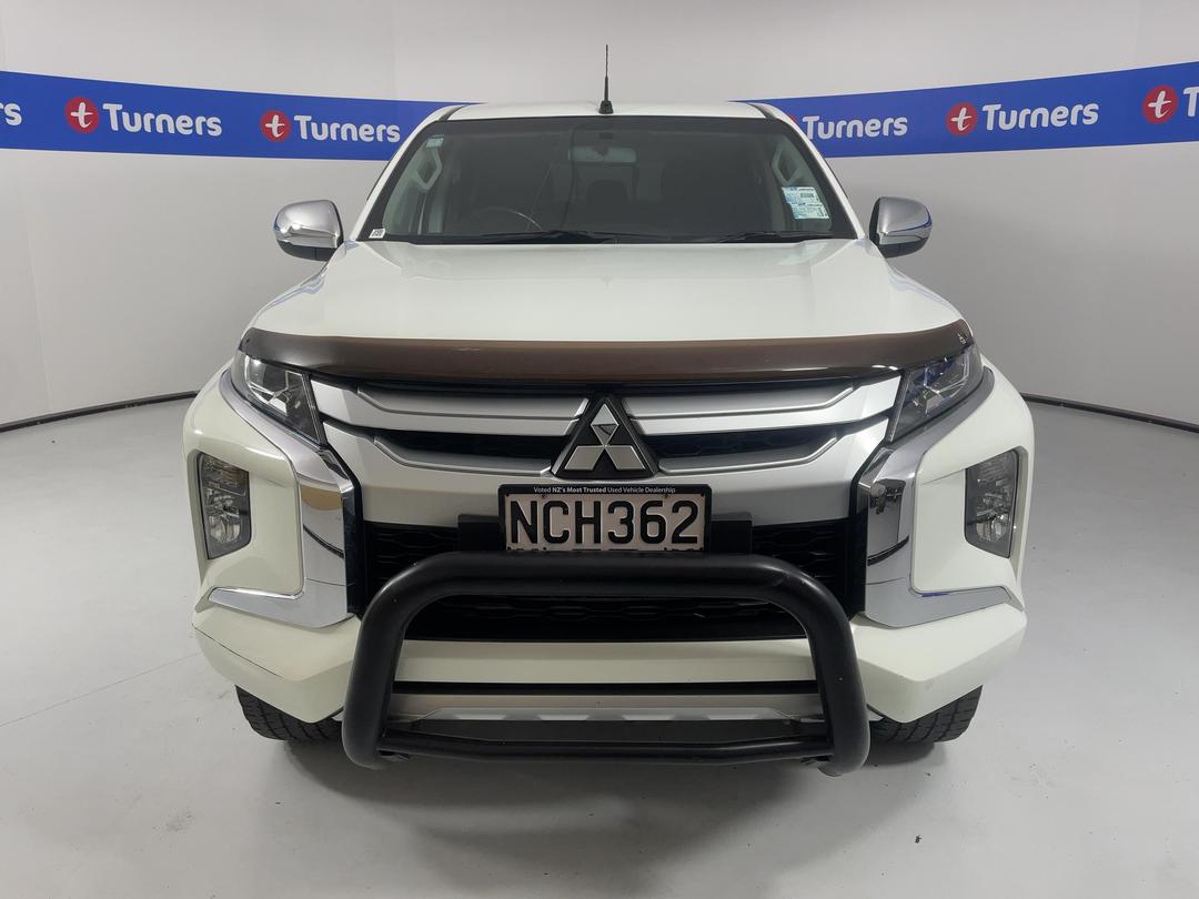 Photo '2' of Mitsubishi Triton