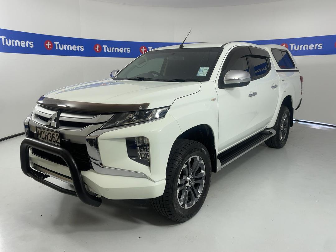 Photo '4' of Mitsubishi Triton
