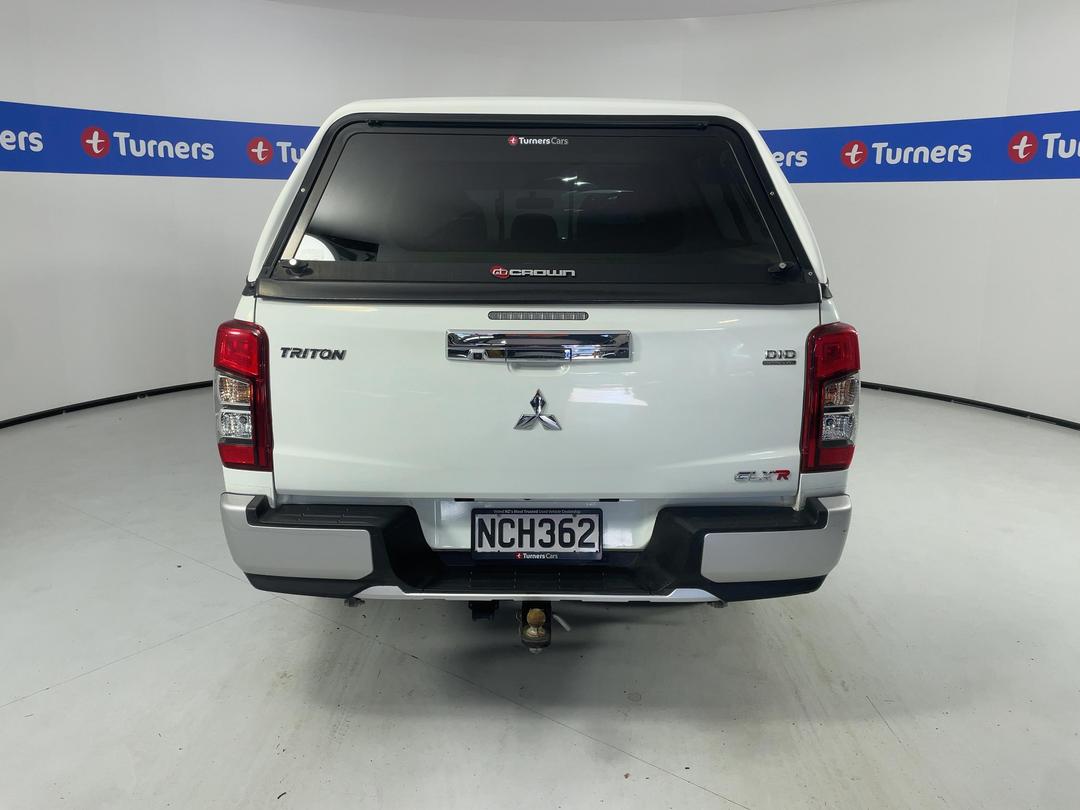 Photo '6' of Mitsubishi Triton