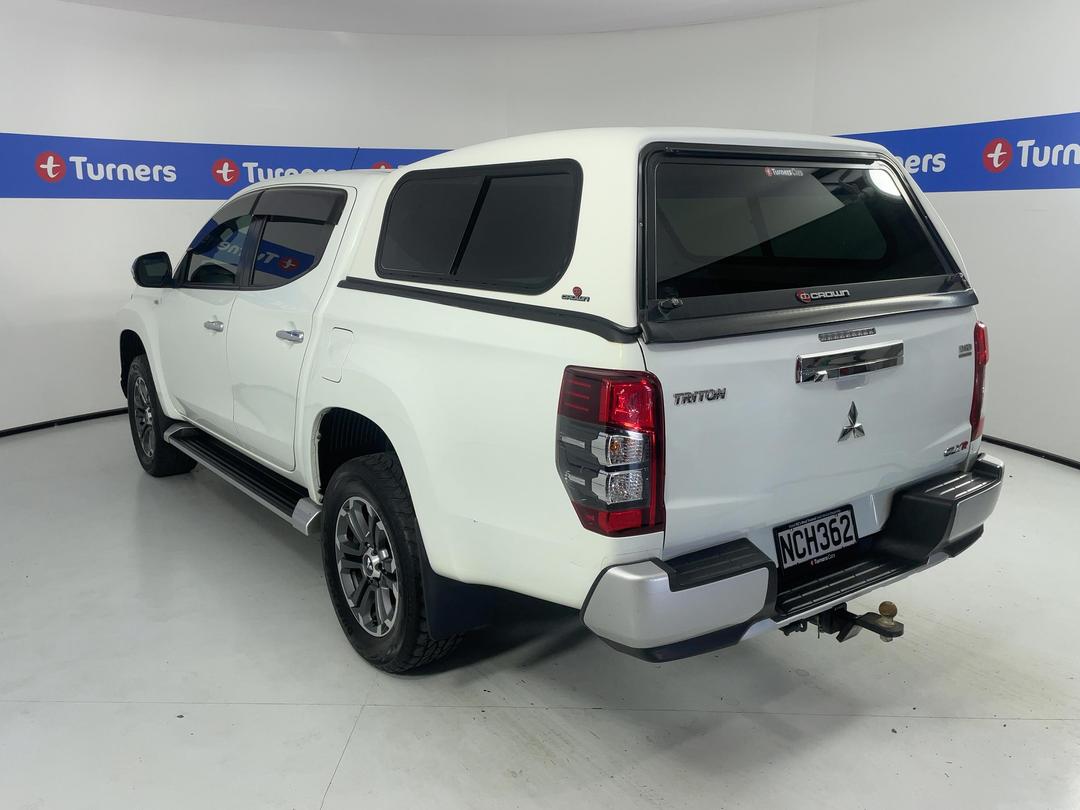 Photo '5' of Mitsubishi Triton