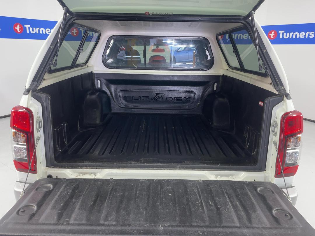 Photo '14' of Mitsubishi Triton