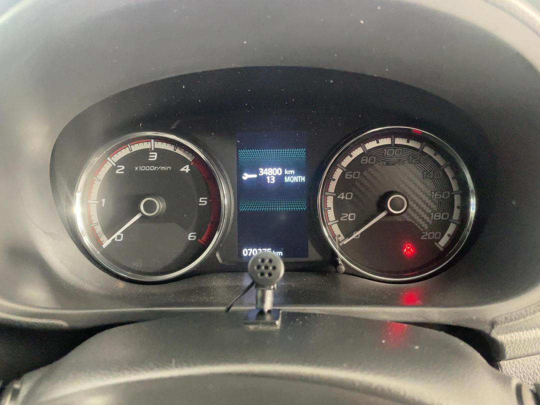 Photo '21' of Mitsubishi Triton