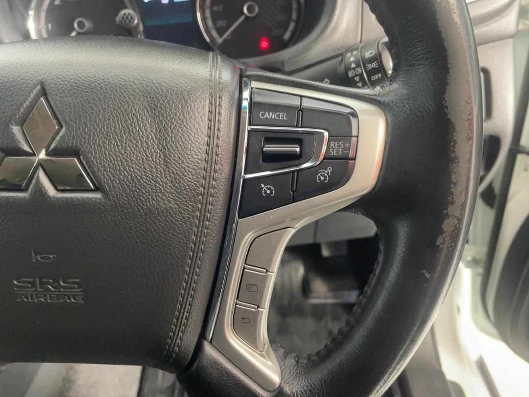 Photo '25' of Mitsubishi Triton