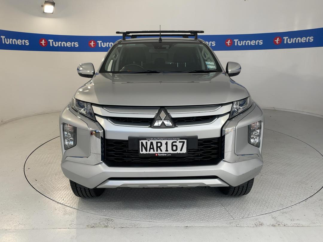 Photo '2' of Mitsubishi Triton