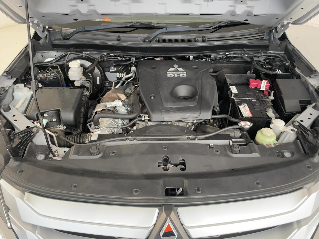 Photo '13' of Mitsubishi Triton