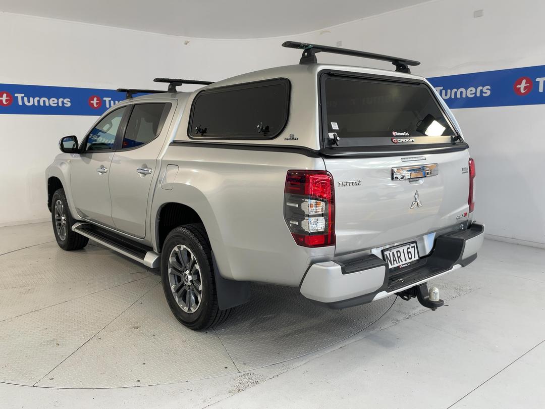 Photo '5' of Mitsubishi Triton