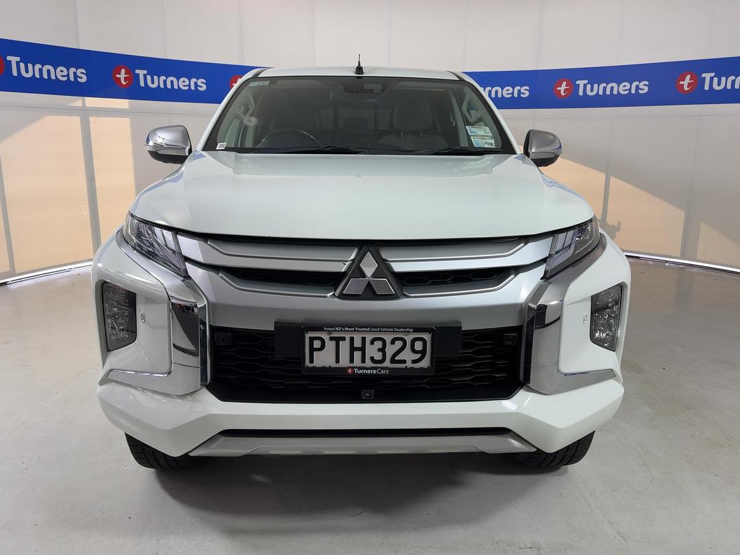 Photo '2' of Mitsubishi Triton