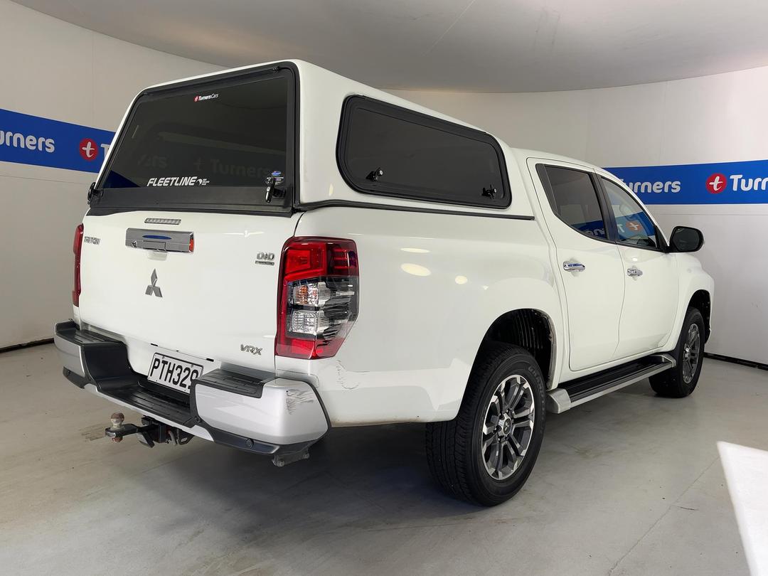 Photo '7' of Mitsubishi Triton