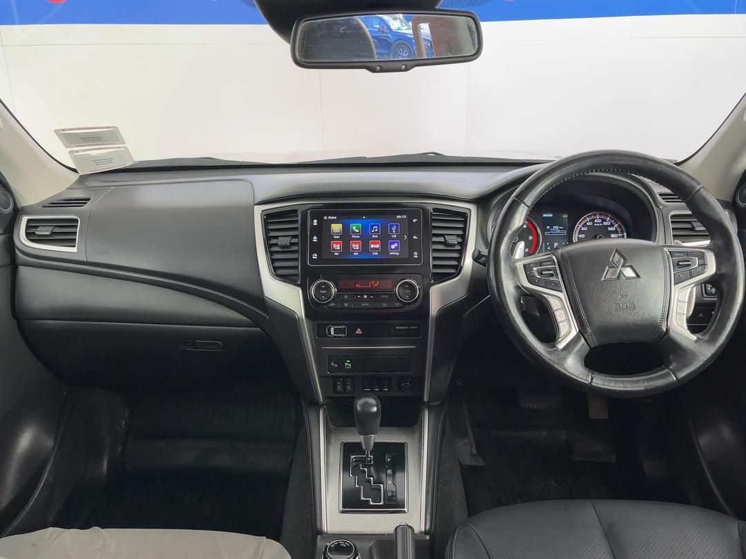 Photo '17' of Mitsubishi Triton