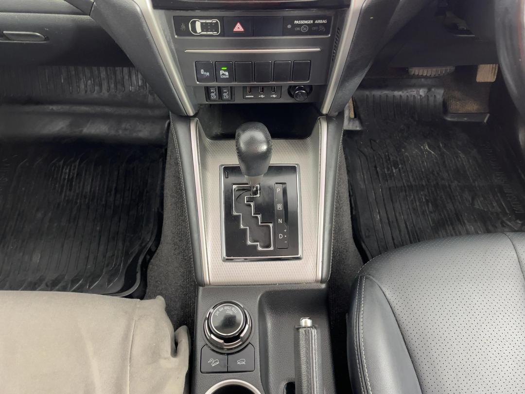 Photo '18' of Mitsubishi Triton