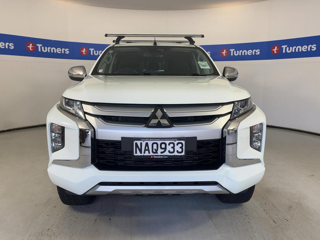 Photo '2' of Mitsubishi Triton